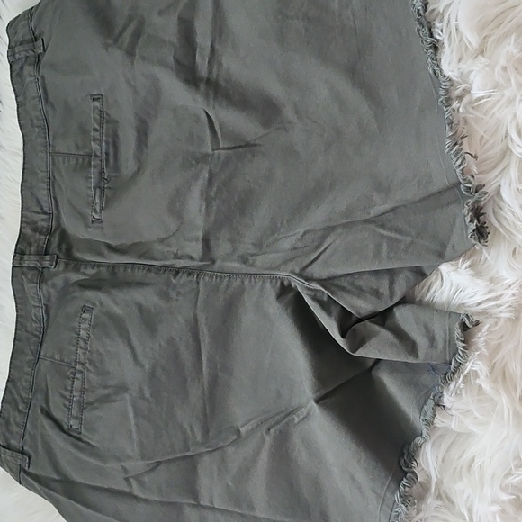 Style & Co. Olive Green Raw Hem Shorts with 6.5" Inseam - Picture 3 of 10